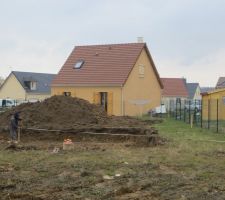 Prise des mesures pour l'implantation.