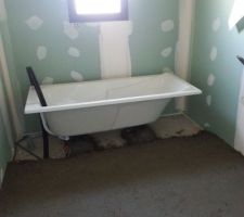 Notre salle de bain, discussion faite sur la position de la faience