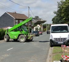 Aussit&ocirc;t remplac&eacute;e par un Merlot pour terminer le travail et assister les ma&ccedil;ons d&egrave;s demain J3