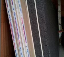 Placo BA13 pour mur du fond qui est isolé et pour les murs périphériques BA10 60mm de polystyrène.