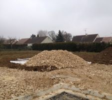 Difficile pur le livreur de d&eacute;charger sans s'embourber mais c'est fait !