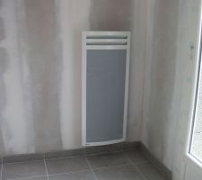 26 fevr : pose des panneaux rayonnants - 1500 W du salon