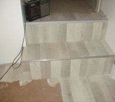 Ca y est ! Escalier parqueté !