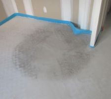 Tache d'humidit&eacute; sur la chape...