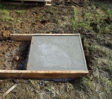 Socle pour un des futurs poteaux de l'étage