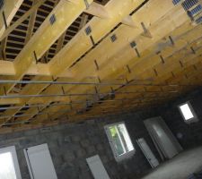 Rails qui se mettent en place pour mettre notre plafond