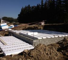 Plancher en cours....Il devrait être coulé mardi.....