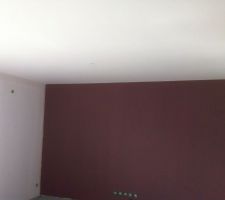 Mur coin TV   plafond 
le plafond est enfin tout blanc