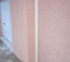 Ils ont trouvé la solution pour la fissure du mur!! euh non ont la voit encore trop fort!!