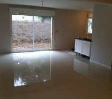 Le carrelage cot&eacute; salle &agrave; manger