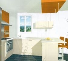 Cuisine contemporaine beige avec plan de travail blanc. Mur orangé