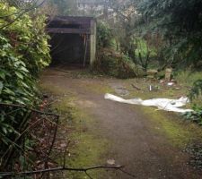 Terrain avnt d&eacute;molition du garage