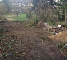Terrain apr&egrave;s d&eacute;molition du garage