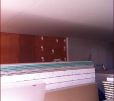 Pose cloisons contre murs.
ça mouille à l?intérieur