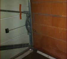 Pose cloisons contre murs garage.
ça mouille à l?intérieur