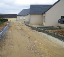 Chemin d'accès créé pour accéder à l'école, à partir du lotissement, tranquillement, sans passer par la route !