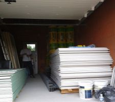 Premi&egrave;re livraison de mat&eacute;riel