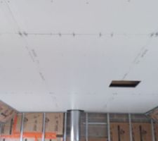 Plafond de l'&eacute;tage.