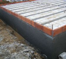 Le cr&eacute;pi pr&ecirc;t &agrave; accueillir l'&eacute;tanch&eacute;it&eacute;.