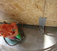 Attentes elec et téléphone dans le cellier