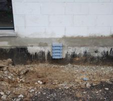 Pose des ventilations du vide sanitaire
