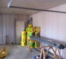Le garage est enitèremnt isolé et il a un plafond