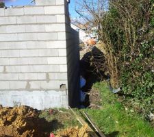 Trou &agrave; l'angle du RdC 2