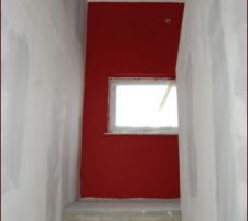 Peinture mur montée d'escalier