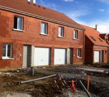 Les autres maisons sont en cours