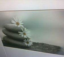 Carrelage mural zen fleur et galets