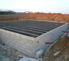 Le vide sanitaire est mont&eacute;, reste &agrave; couler la dalle !!!