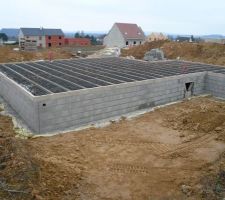 Normalement l'acc&egrave;s au vide sanitaire va &ecirc;tre modifi&eacute; suite &agrave; notre appel au conducteur de travaux, &agrave; voir !!!