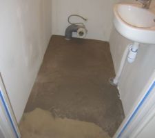 Ragr&eacute;age des WC en cours de s&eacute;chage