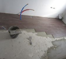 Pose du carrelage SDB