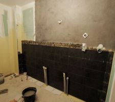 &Ccedil;a va moins vite qu'hier (d&eacute;coupe et "listels" inox de finition ...)