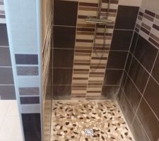 Sol de la douche, dalle de galets