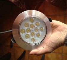 Spot a Led 12W , nous allons avoir 4 comme ca dans la cuisine