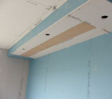 Coffre toile video projecteur presque terminée