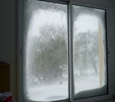 Neige 2013.
Joli déco de Noël!!