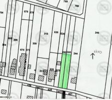Notre parcelle est la 242 243, la partie en vert et la partie constructible