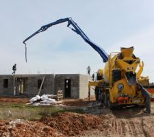 Coulage de la dalle de l'&eacute;tage :)