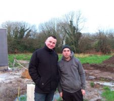 Chef de chantier BLM lors du premier jour des travaux et de notre premiere rencontre:
disponible et sympa
