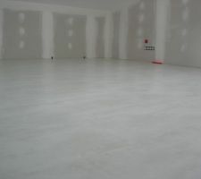 Sol mezzanine termin&eacute;.