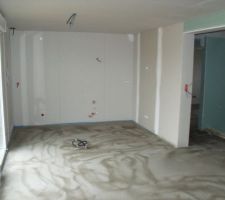 La chape du RDC coul&eacute;e fin de semaine derni&egrave;re est en chauffe depuis hier.