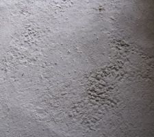 Dalle du sous-sol et syphons obstru&eacute;s