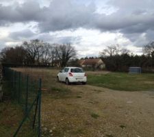Le bout du chemin donnant sur le terrain