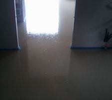 Chape anhydrite coul&eacute;e