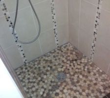 Douche a l'italienne 1 metre sur 1 metre.