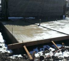 Photo de la terasse est une question me chagrine.
Ils vont remonte la hauteur de la dalle car plancher chauffant? la terrasse va etre bcp plus basse, ou ils vont la monter aussi?