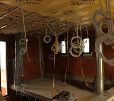 Mise en place de la membrane STOVAP pour rendre les parois étanches à l'air.